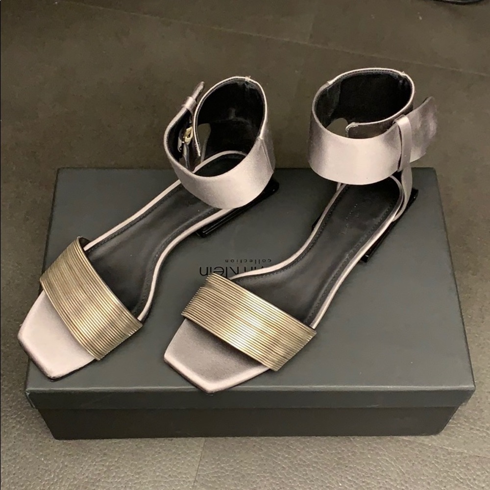 Calvin Klein Collection - Picture 2 of 3